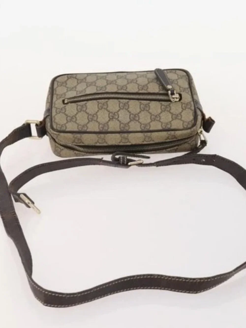Gucci brand	gucci color	beige